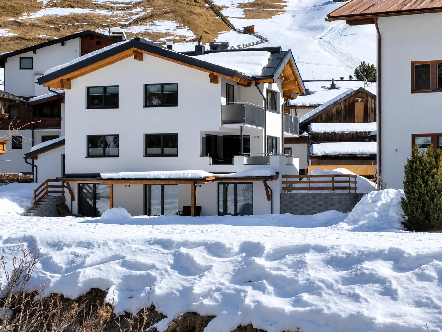 Apart Alpenjuwel im Winter mit Schnee