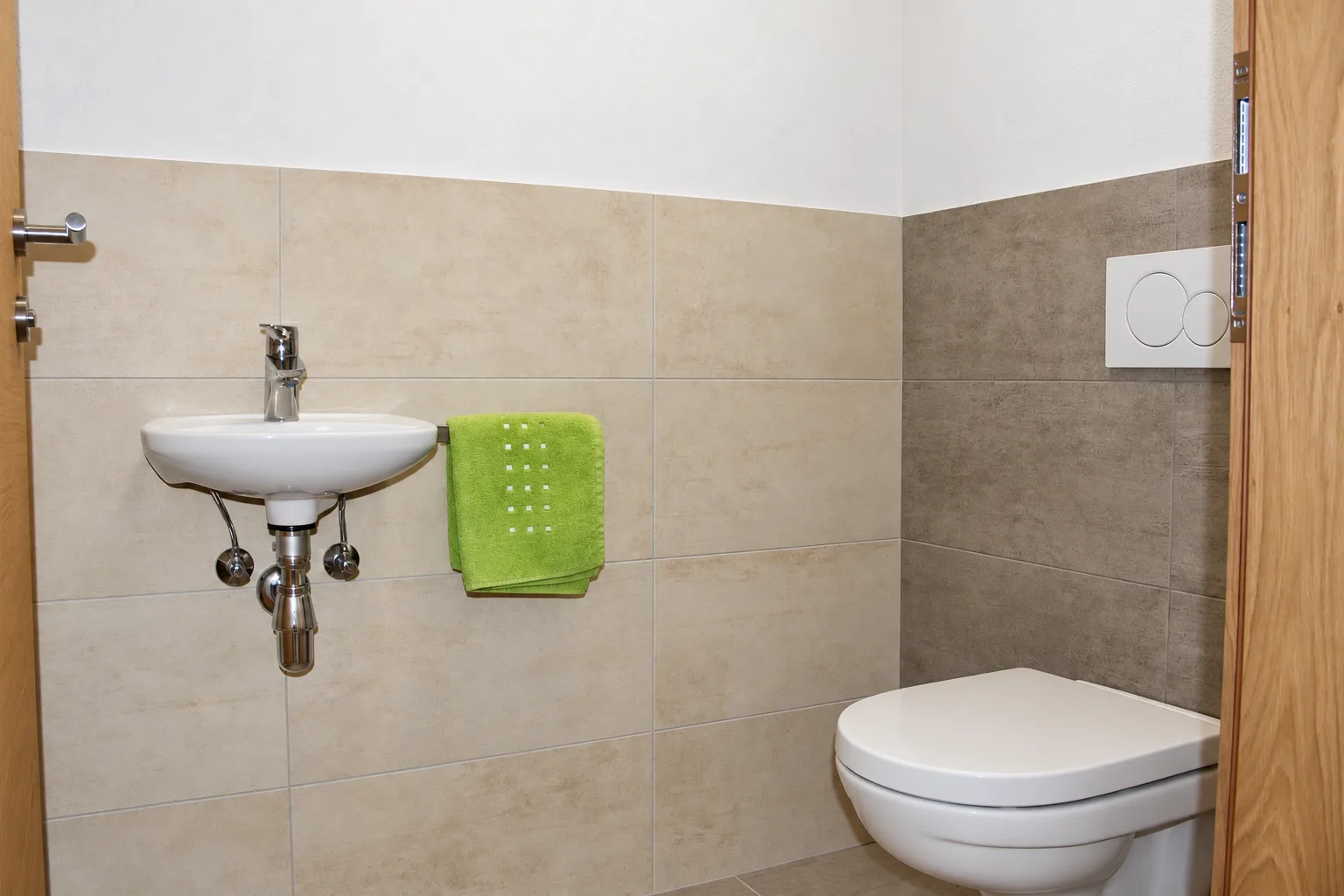 WC mit Waschbecken im Apartment Apart Alpenjuwel